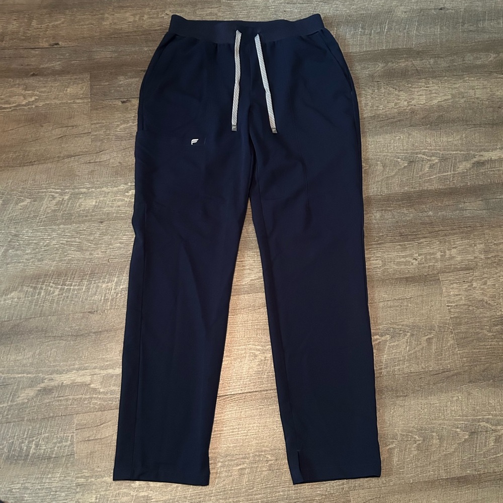 Women’s Fabletics Scrub Pants